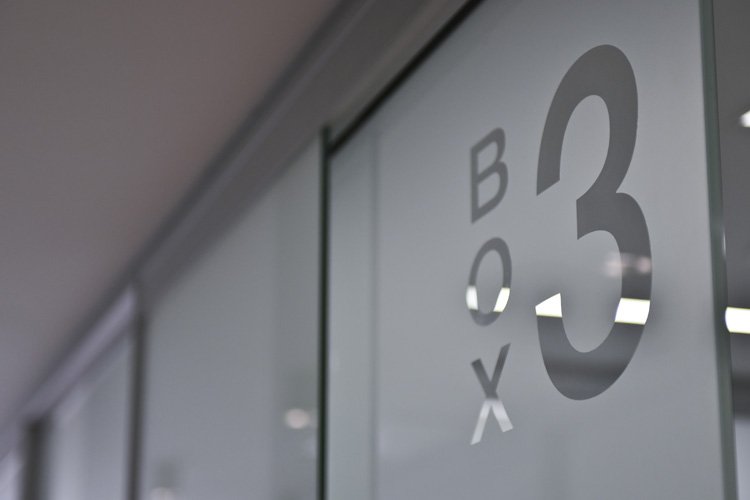 Cabina en la consulta de Centro Dra. LU Imagen instalaciones y boxes de Centro Dra. LU de Acupuntura en Barcelona